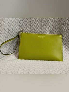 Kate Spade New York Classic Green Pebbled Leather Wristlet Silver Hardware Logo